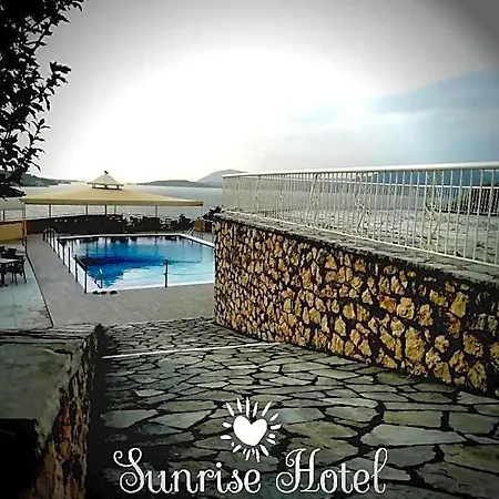 Sunrise Nikiana فندق 2*